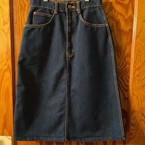 Amazing denim skirt